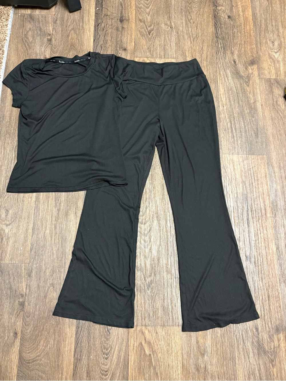 Nicole Miller New York Black Lounge Set Size M